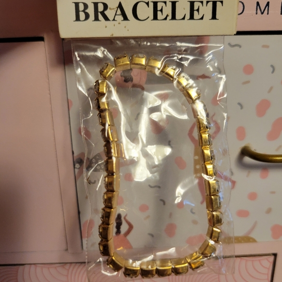 Diamond in gold stretch braclet - Picture 3 of 4